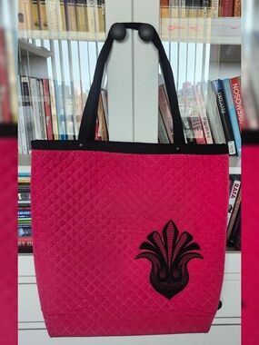 Women's pink tote
